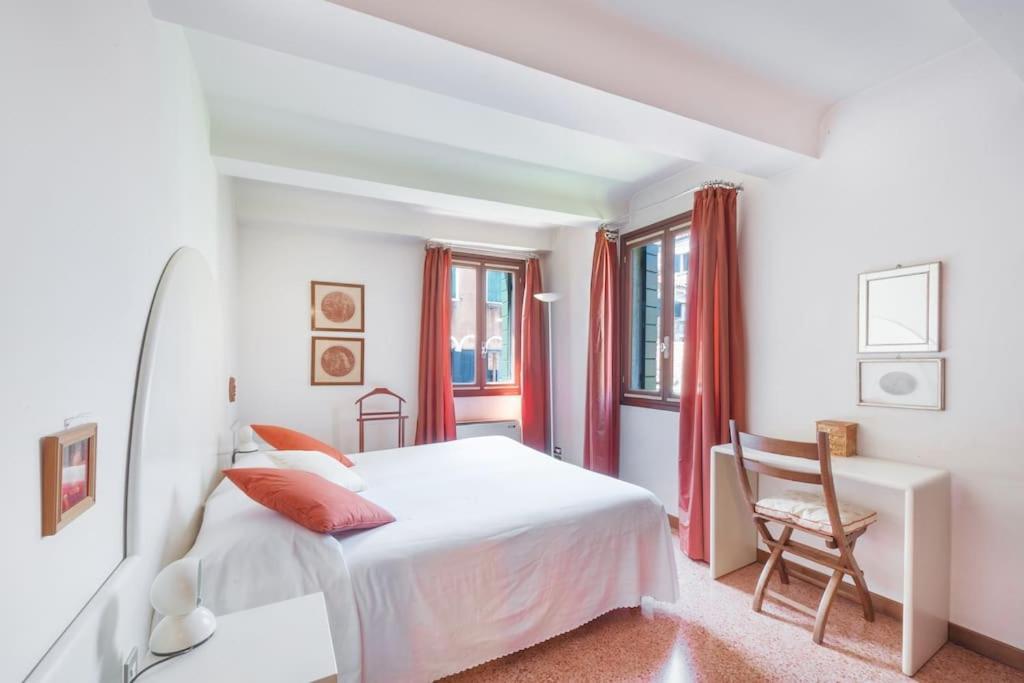Ca' De La Comare, Relaxing And Elegant Apartment On Canal Grande Venedig Eksteriør billede